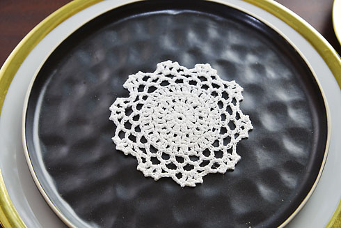 crochet round doily. 4" round. white color 12 pieces pack